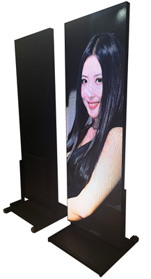 立つスクリーンLEDポスター表示P2.5mm RGB 640X1920広告板