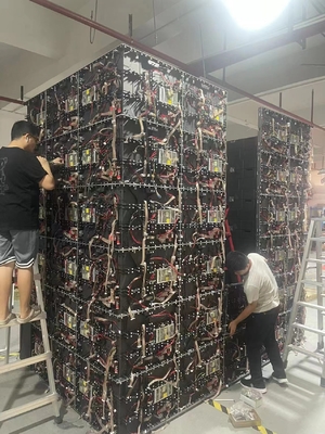 4側面P2.5のコーナーLEDのビデオ壁、屋内広告のLED表示