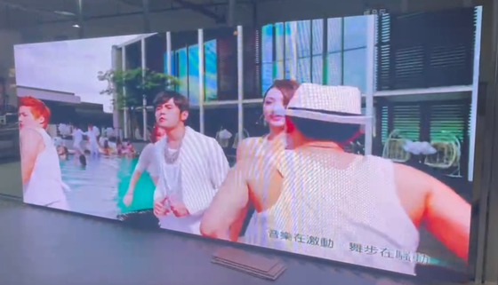 ビジネス苦境の設置P3.91屋内LEDスクリーンのレンタル500X500mmアルミニウム キャビネット