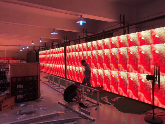 P4広場のための屋外の固定LED表示アルミニウム/鋼鉄キャビネット