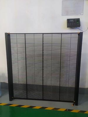 前部照明はLEDでP3のスクリーンを通して見える.91