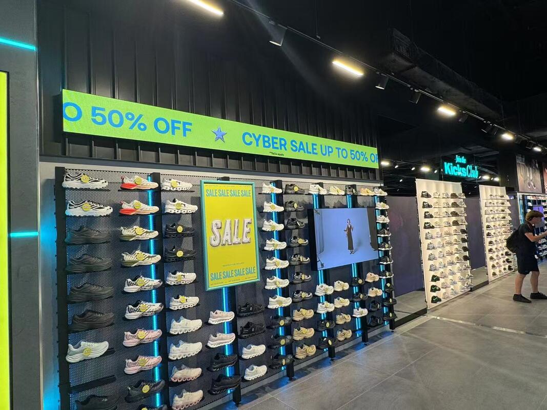 Aluminum Customized LED Illuminated Signage Ideal for Storefronts Exhibitions Trade Shows and Corporate Branding Purposes