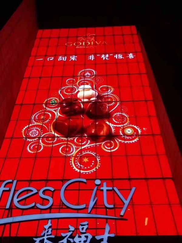 前部照明はLEDでP3のスクリーンを通して見える.91